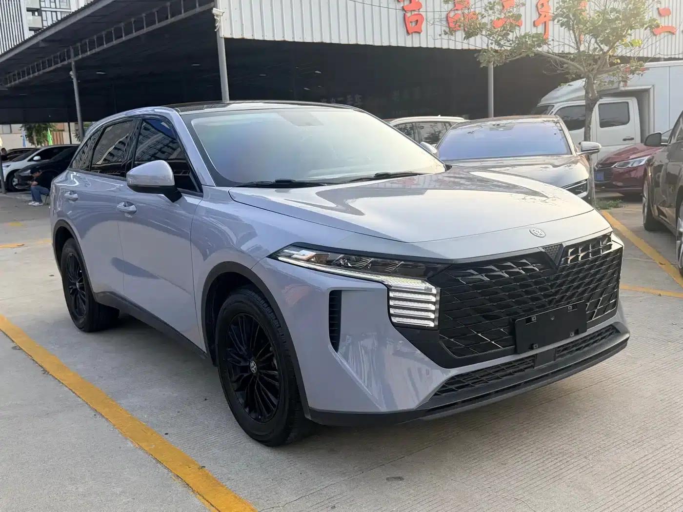 Venucia V2022 260T Dark Horse Edition - Idol — миниатюра 3