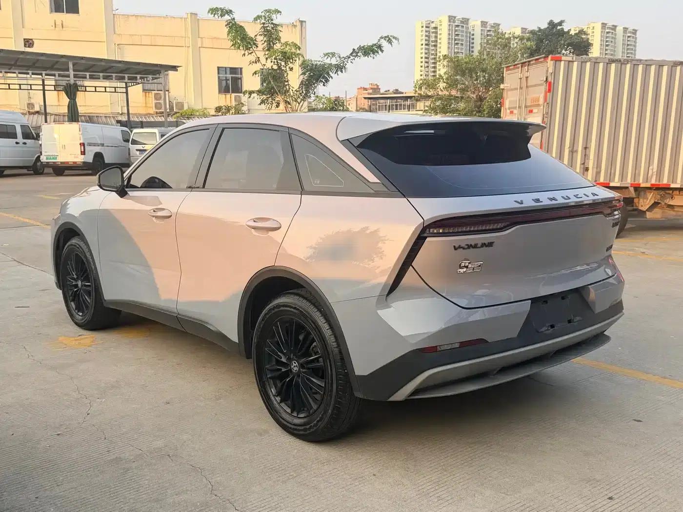 Venucia V2022 260T Dark Horse Edition - Idol — миниатюра 5