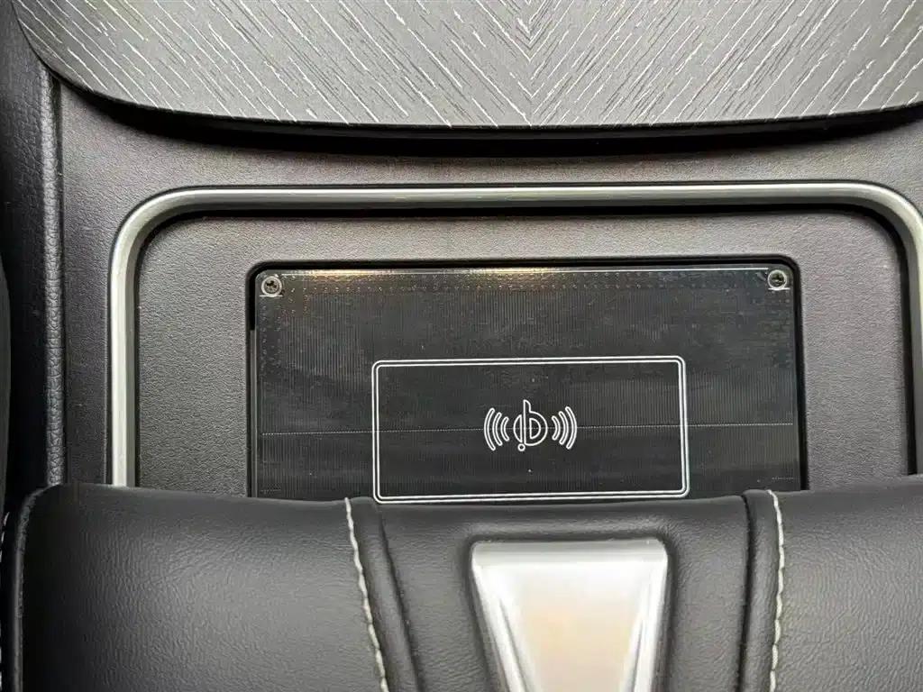 Venucia V DD-i 2023 Model 60km iD Edition — миниатюра 9