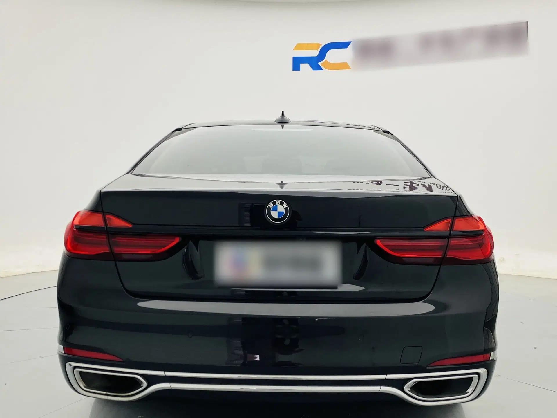 BMW 7 Series 2018 730Li Leading Model Excellence Package — миниатюра 17