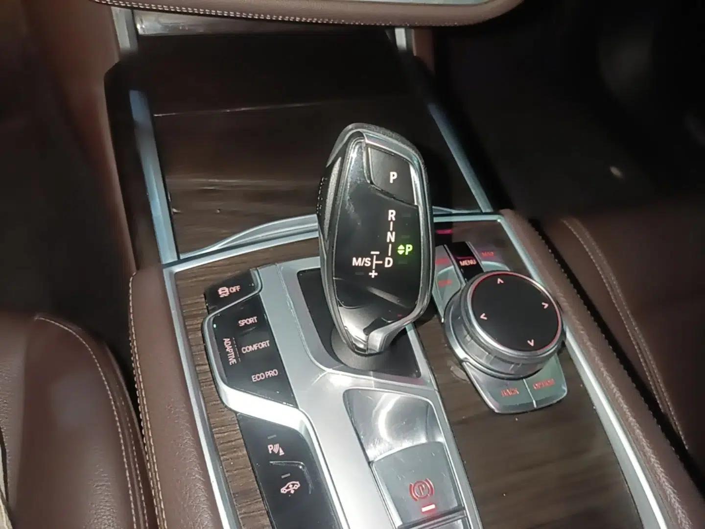 BMW 7 Series 2018 730Li Leading Model Excellence Package — миниатюра 22