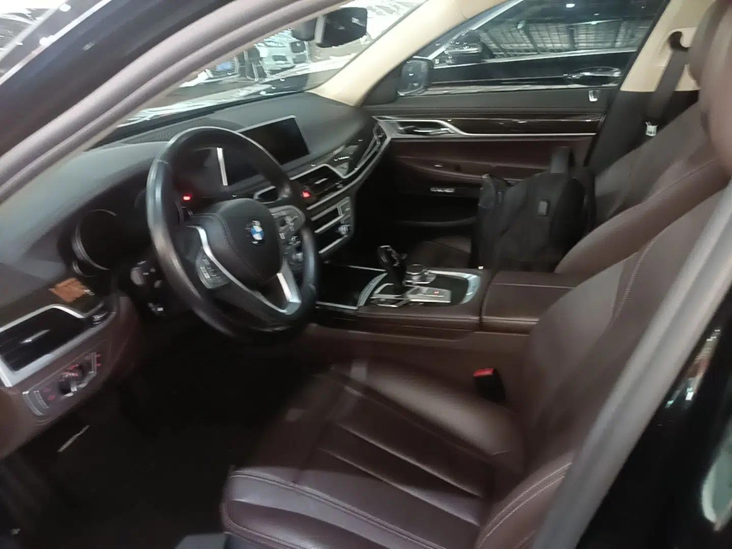 BMW 7 Series 2018 730Li Leading Model Excellence Package — миниатюра 23
