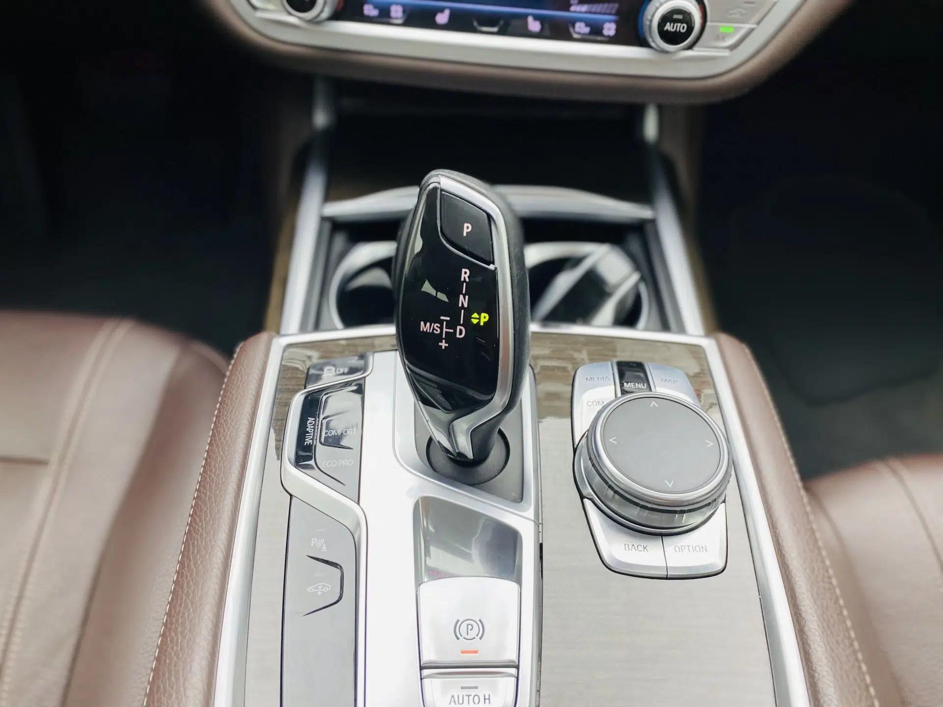 BMW 7 Series 2018 730Li Leading Model Excellence Package — миниатюра 36