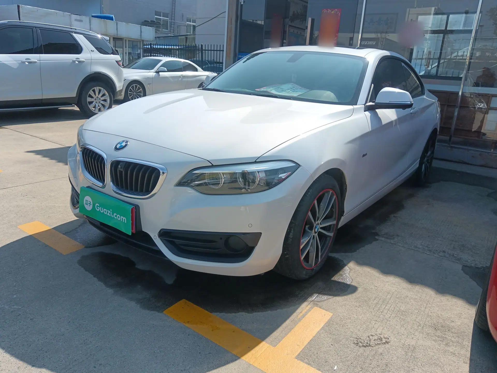 BMW 2 Series 2018 220i Sport Design Package — миниатюра 1