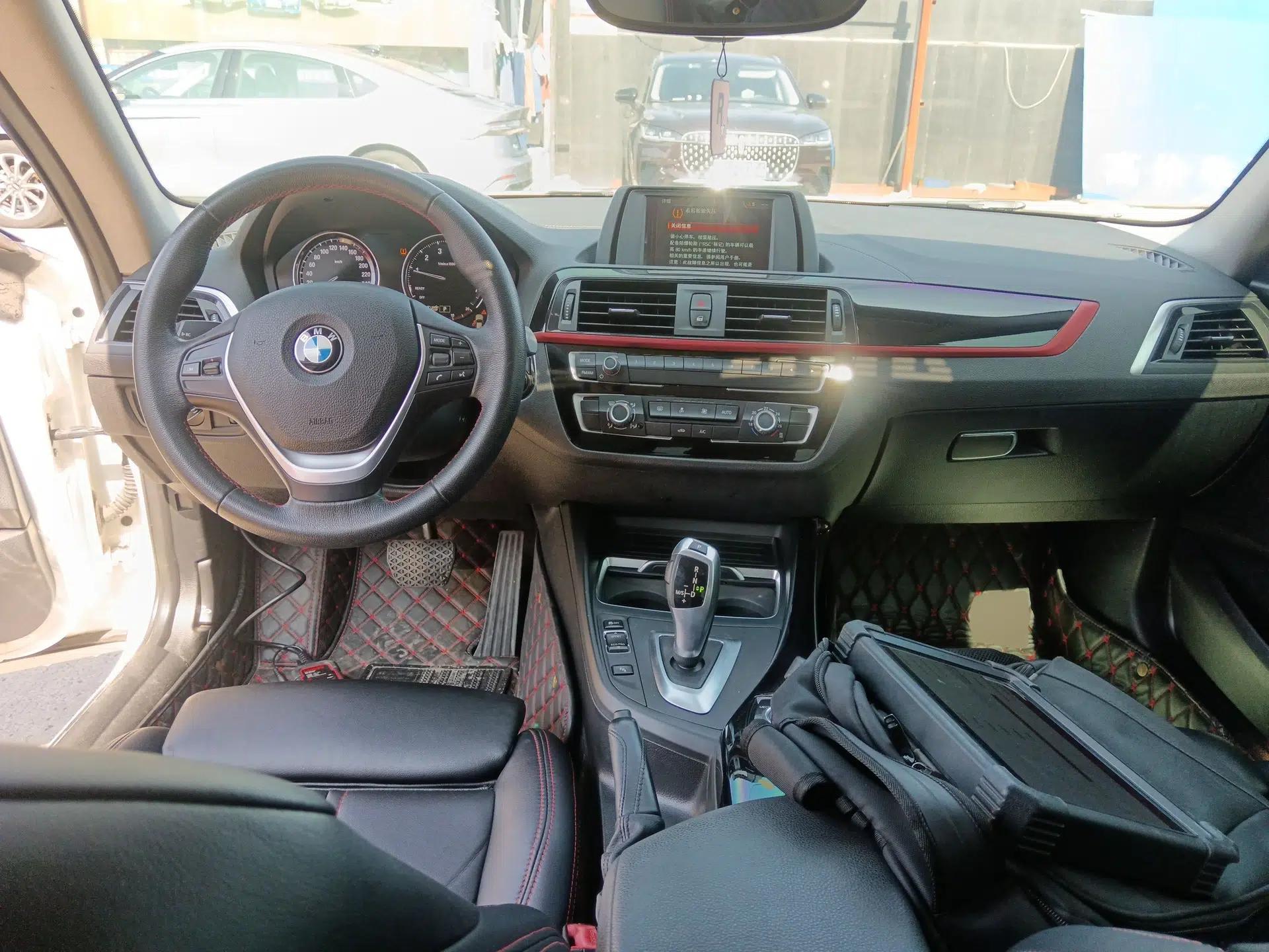 BMW 2 Series 2018 220i Sport Design Package — миниатюра 12