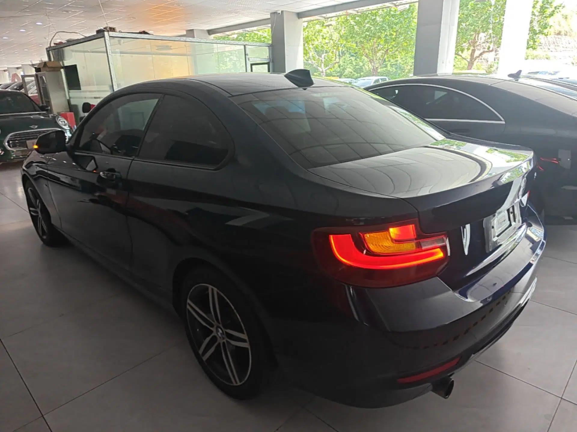 BMW 2 Series 2014 220i Sport Design Package — миниатюра 13