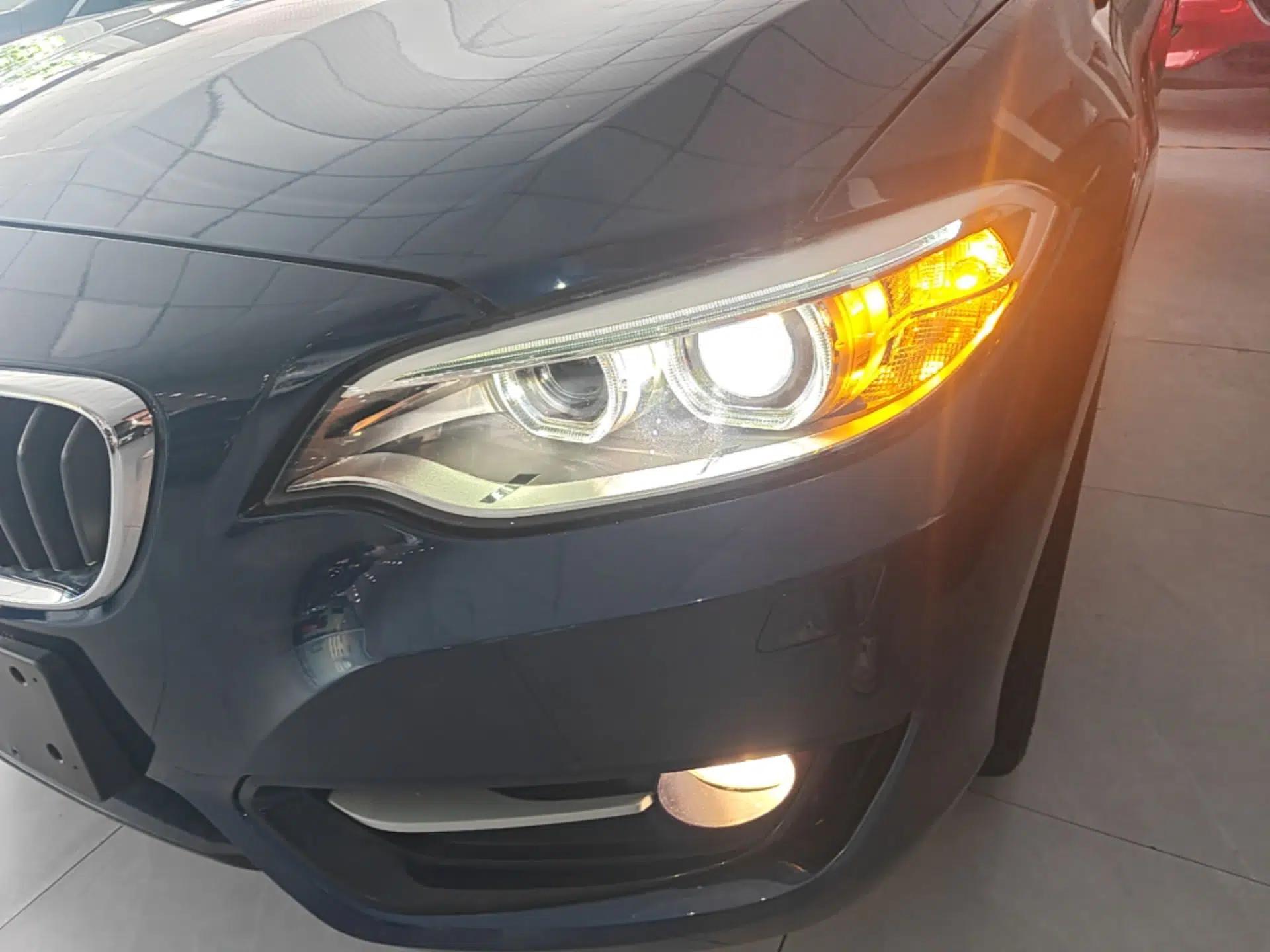 BMW 2 Series 2014 220i Sport Design Package — миниатюра 8