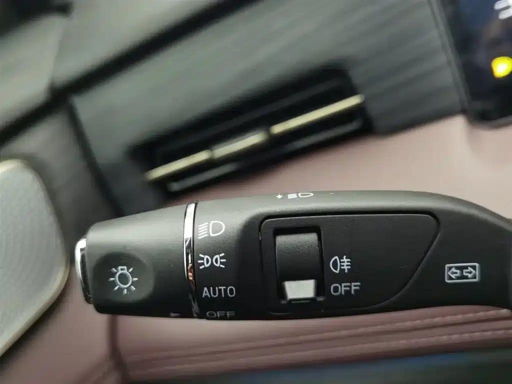Jetour X90 PRO 2024 2.0T DCT Premium Edition 5-seater — миниатюра 21