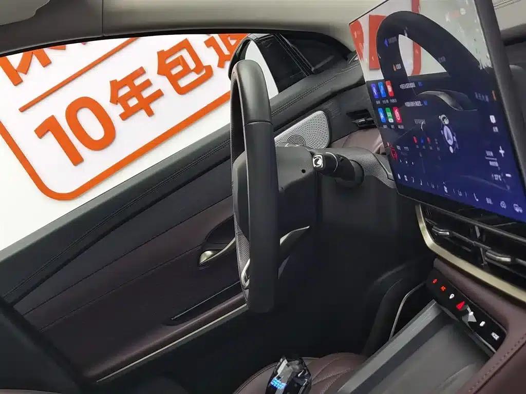 Jetour X90 PRO 2024 2.0T DCT Premium Edition 5-seater — миниатюра 22
