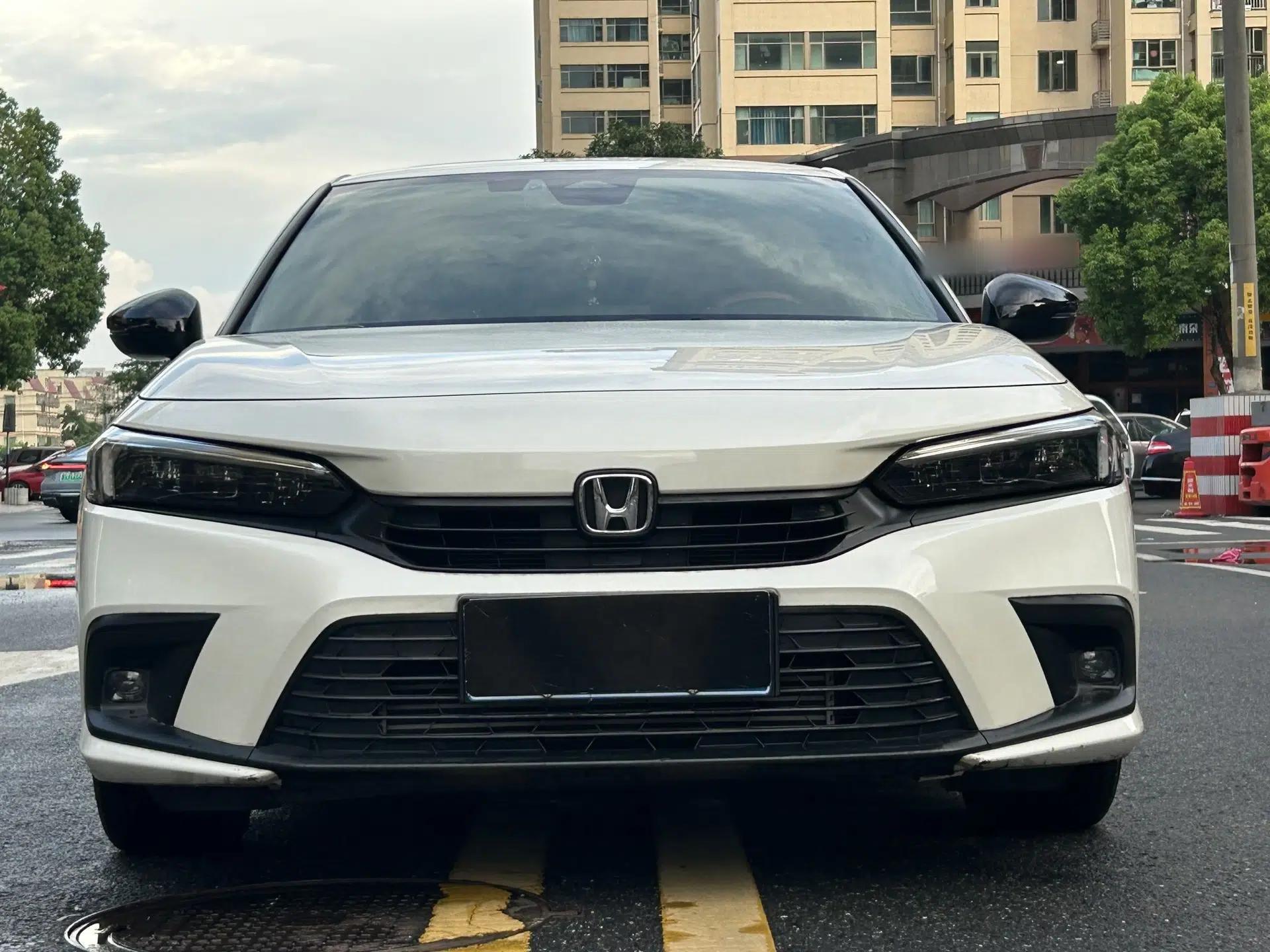 Honda Civic 2022 240TURBO CVT Dynamic Edition — миниатюра 2
