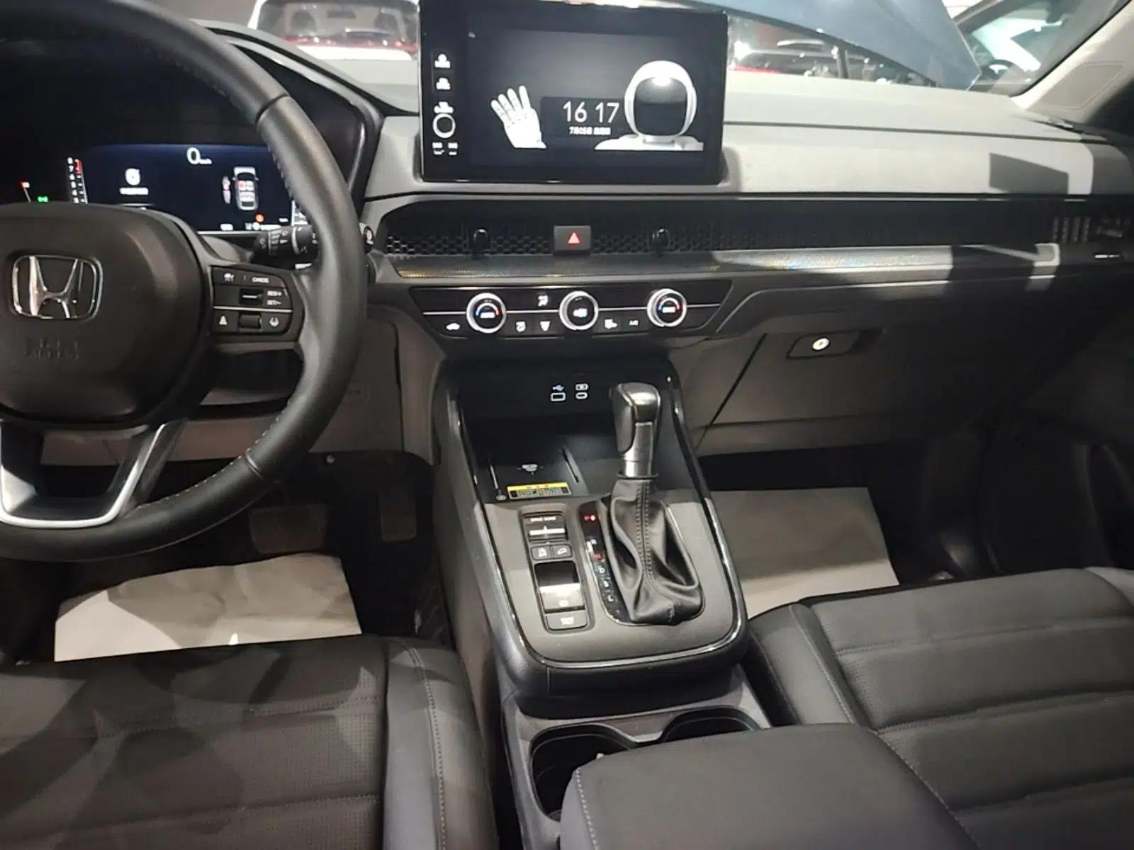 Honda CR-V 2023 240TURBO Two-Wheel Drive Smart Edition 5 Seats — миниатюра 15