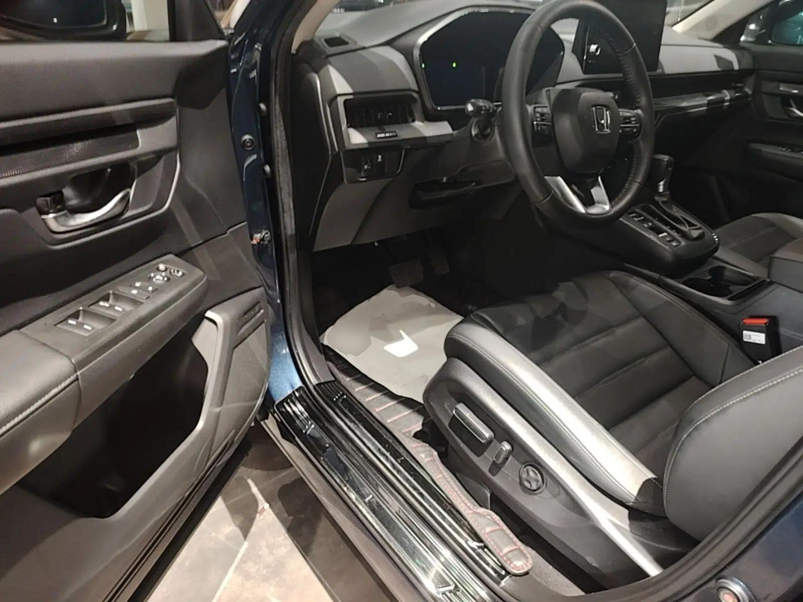 Honda CR-V 2023 240TURBO Two-Wheel Drive Smart Edition 5 Seats — миниатюра 18