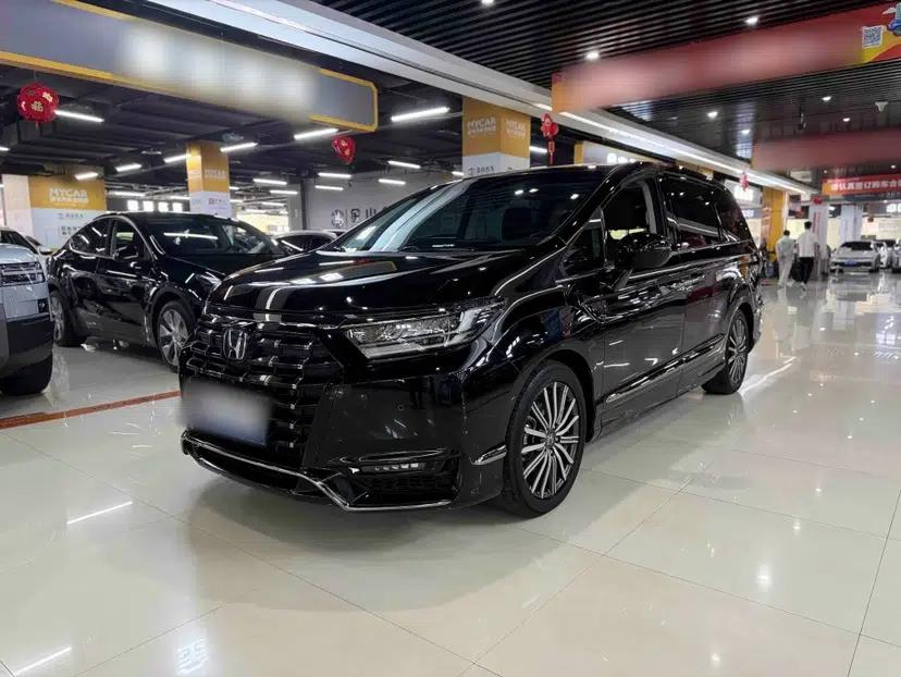 Honda Elysion 2022 2.0L eHEV Prestige Edition — миниатюра 1