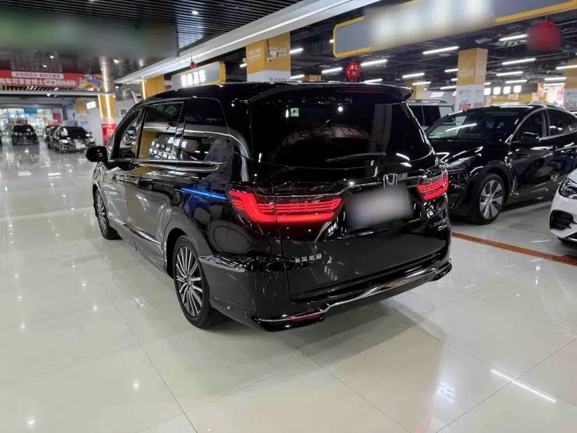 Honda Elysion 2022 2.0L eHEV Prestige Edition — миниатюра 4