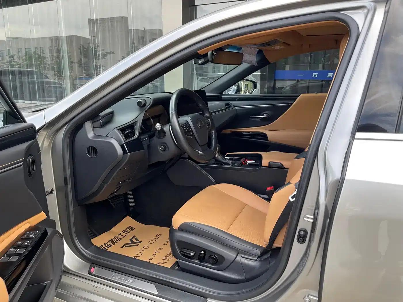 Lexus ES 2023 200 Premium Edition — миниатюра 4