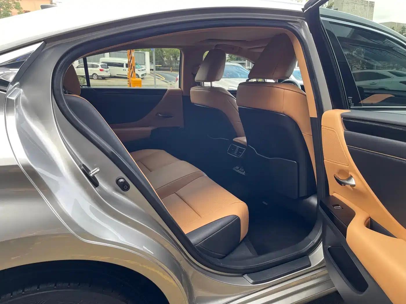Lexus ES 2023 200 Premium Edition — миниатюра 6