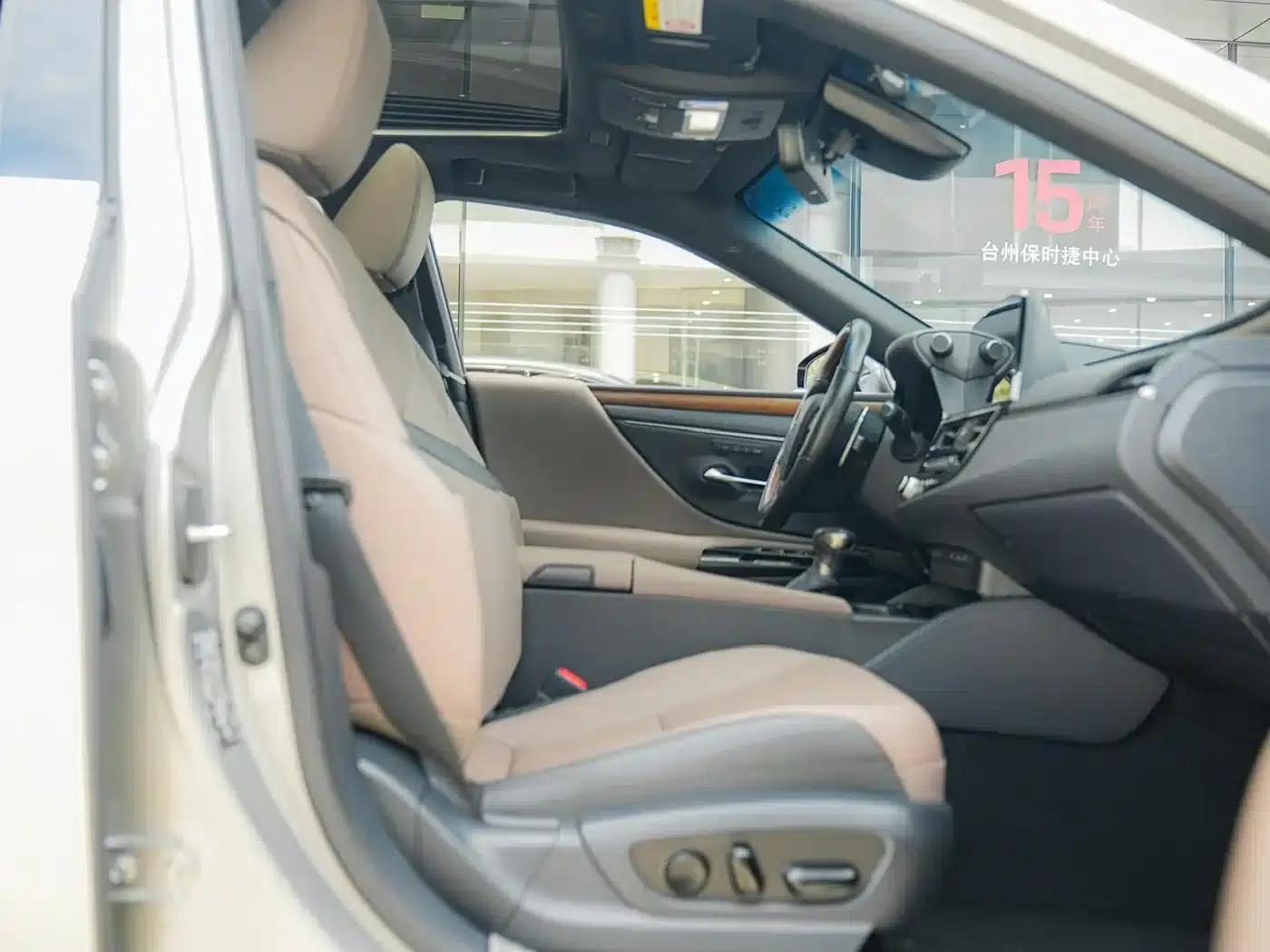 Lexus ES 2023 200 Luxury Edition — миниатюра 10