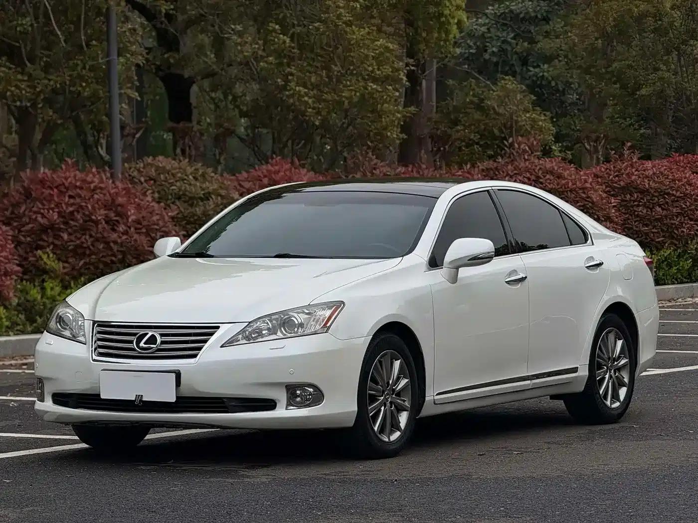Lexus ES 2010 240 Luxury Edition — миниатюра 1