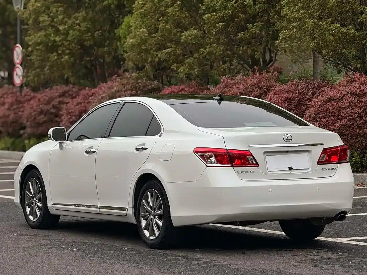 Lexus ES 2010 240 Luxury Edition — миниатюра 4