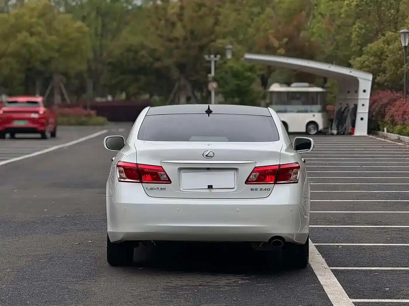 Lexus ES 2010 240 Luxury Edition — миниатюра 5