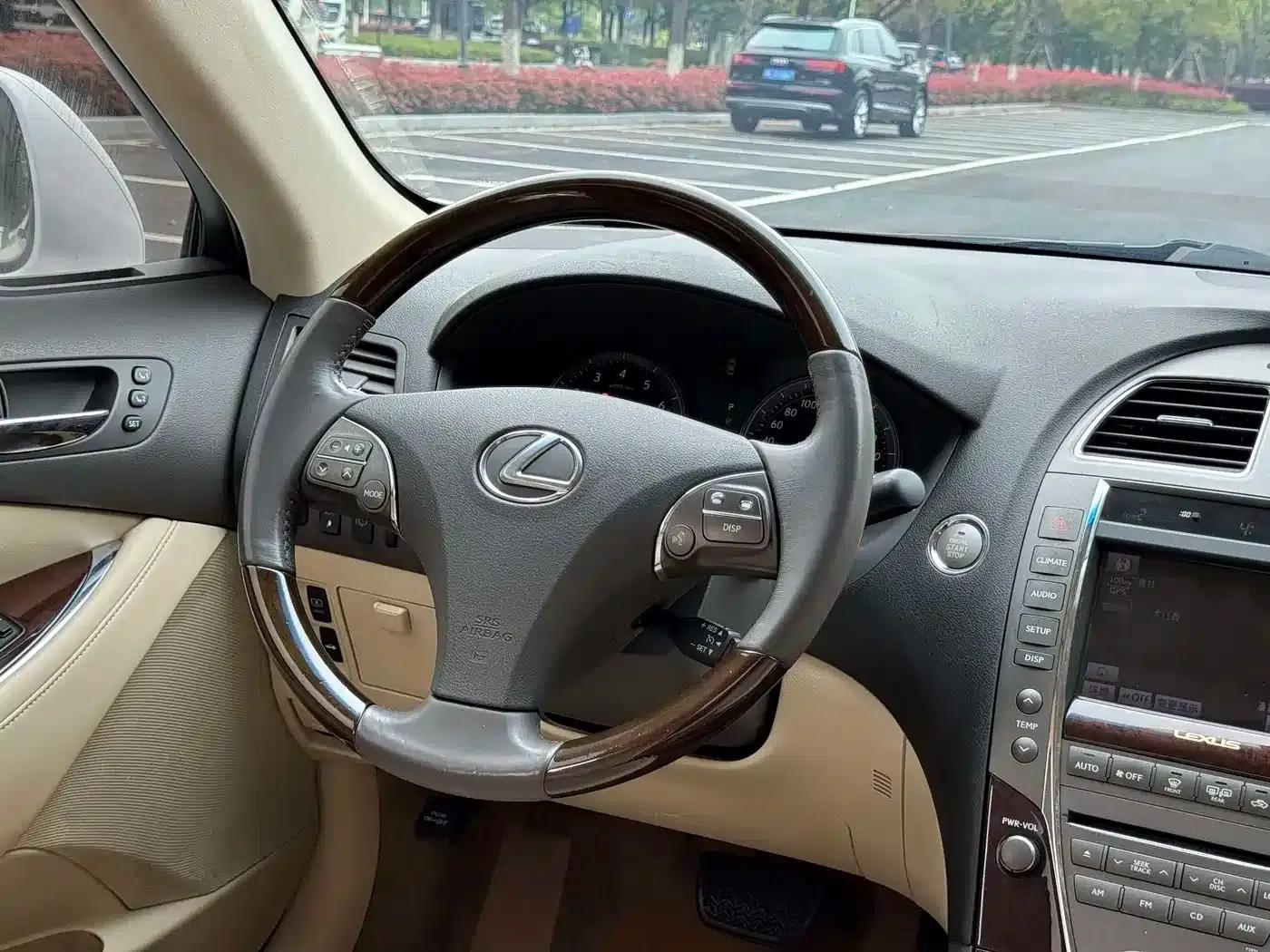Lexus ES 2010 240 Luxury Edition — миниатюра 9
