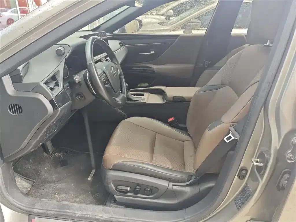 Lexus ES 2023 260 Premium Edition — миниатюра 3
