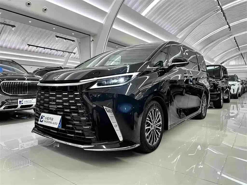 Lexus LM 2025 500h Six-Seat Premium Edition — миниатюра 1
