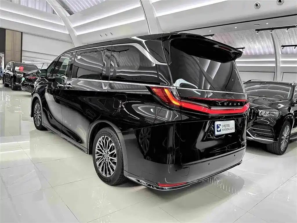 Lexus LM 2025 500h Six-Seat Premium Edition — миниатюра 3