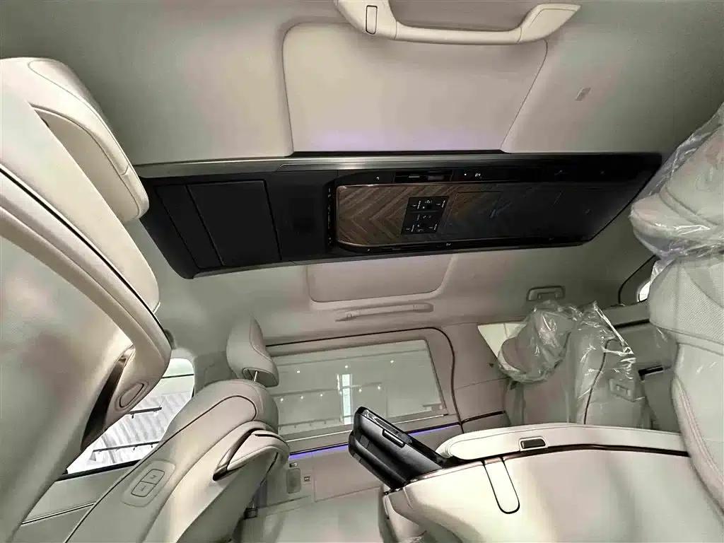 Lexus LM 2025 500h Six-Seat Premium Edition — миниатюра 28