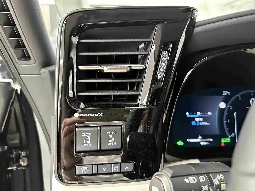Lexus LM 2025 500h Six-Seat Premium Edition — миниатюра 6