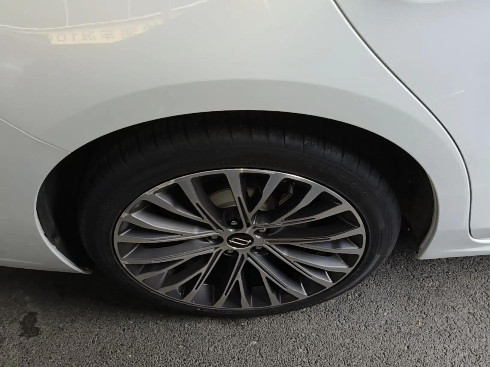 Bestune B70 2024 Dragon Edition 1.5T Leading Model — миниатюра 11