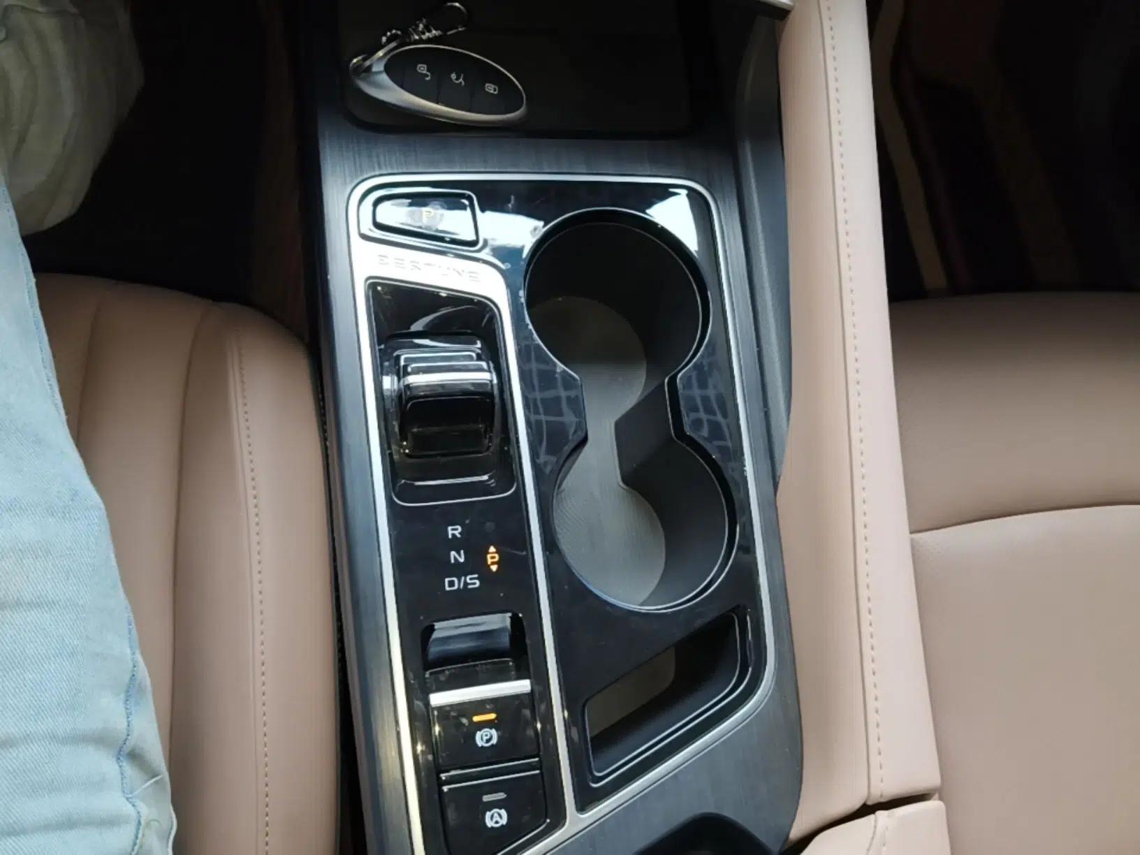 Bestune B70 2024 Dragon Edition 1.5T Leading Model — миниатюра 16