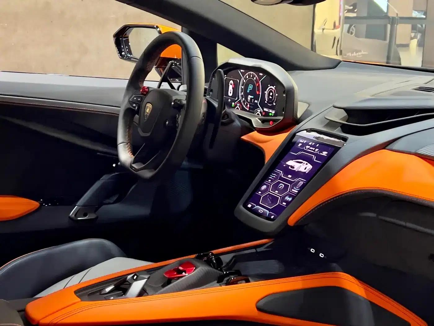 Revuelto 2023 6.5L PHEV Standard Edition — миниатюра 16