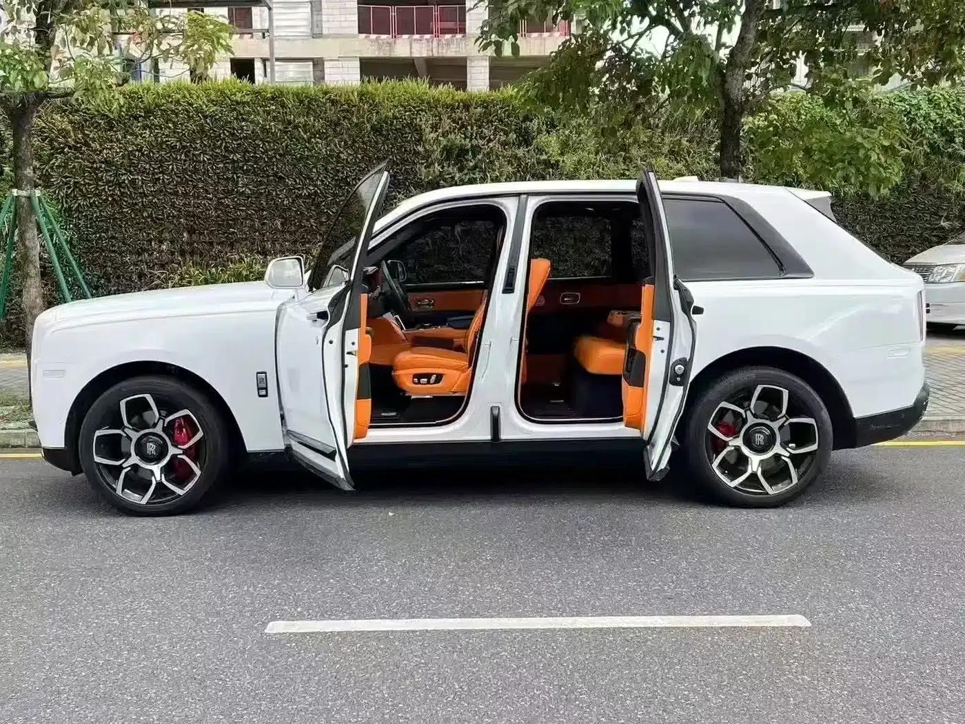 2018 Cullinan, four-seater version — миниатюра 4