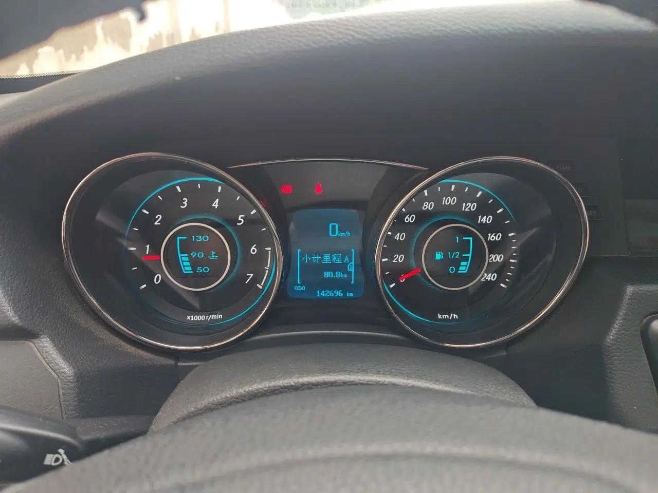 BAIC Senova D50 2014 1.5L manual comfort version — миниатюра 11
