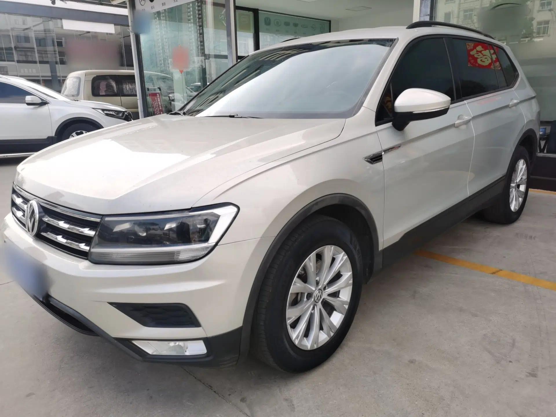 Volkswagen Tiguan L 2017 330TSI Automatic Two-Wheel Drive Luxury Edition — миниатюра 1