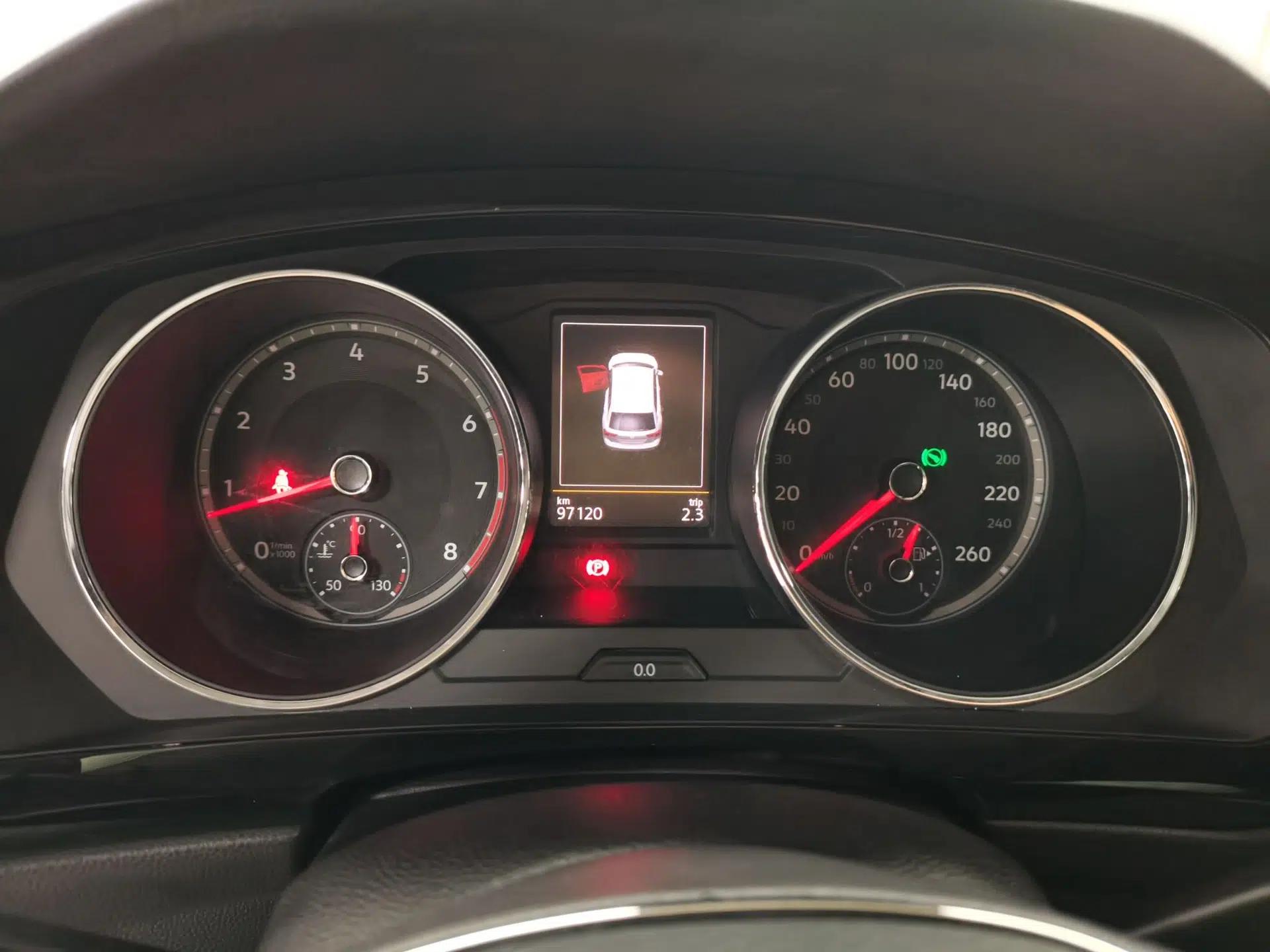 Volkswagen Tiguan L 2018 330TSI Automatic Two-Wheel Drive Luxury Edition — миниатюра 14