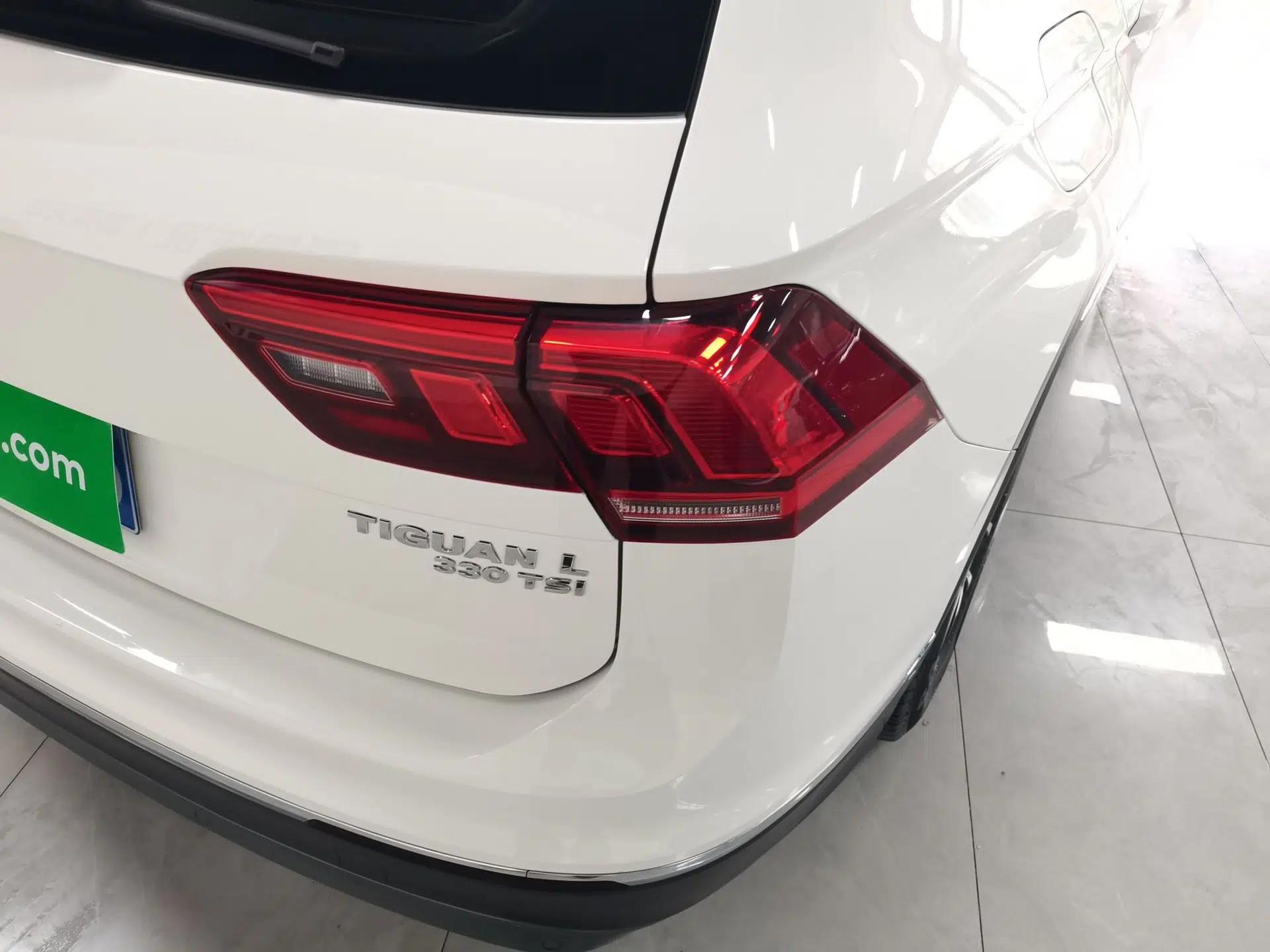 Volkswagen Tiguan L 2018 330TSI Automatic Two-Wheel Drive Luxury Edition — миниатюра 9