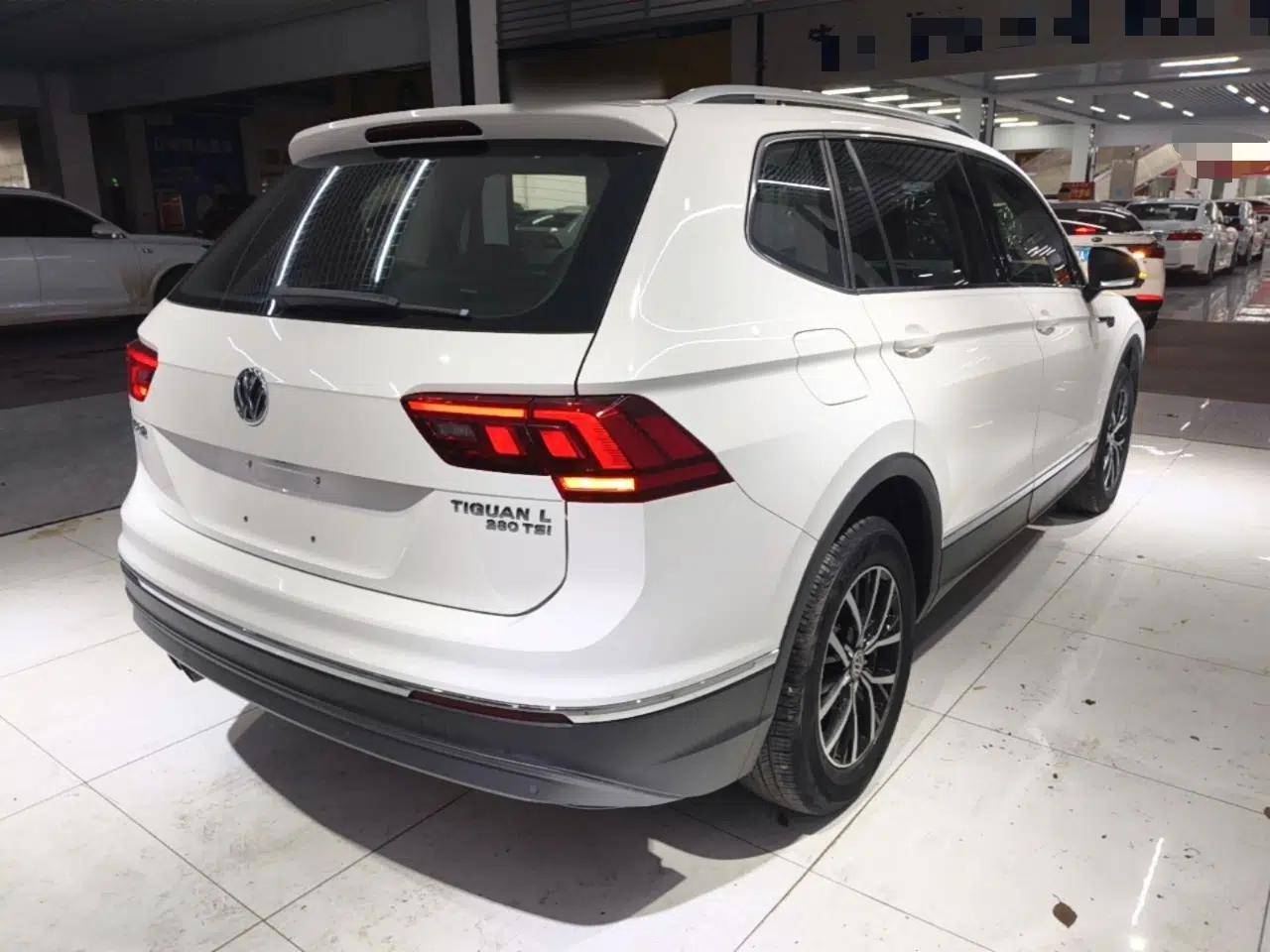 Volkswagen Tiguan L 2018 280TSI Automatic Two-Wheel Drive Comfort Edition — миниатюра 4