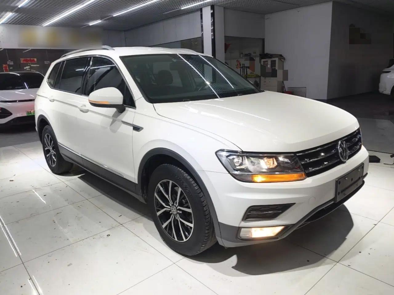 Volkswagen Tiguan L 2018 280TSI Automatic Two-Wheel Drive Comfort Edition — миниатюра 7
