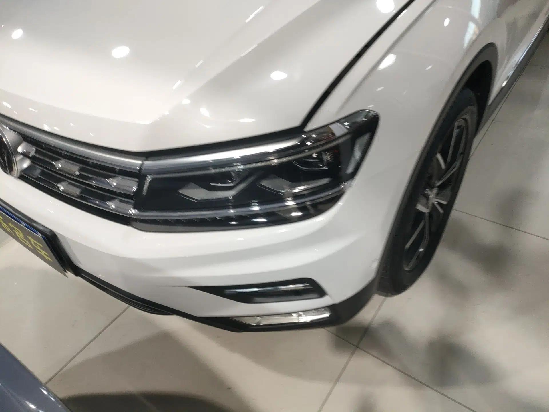 Volkswagen Tiguan L 2019 330TSI Automatic Two-Wheel Drive Smart Luxury Version China V Emission Standard — миниатюра 8