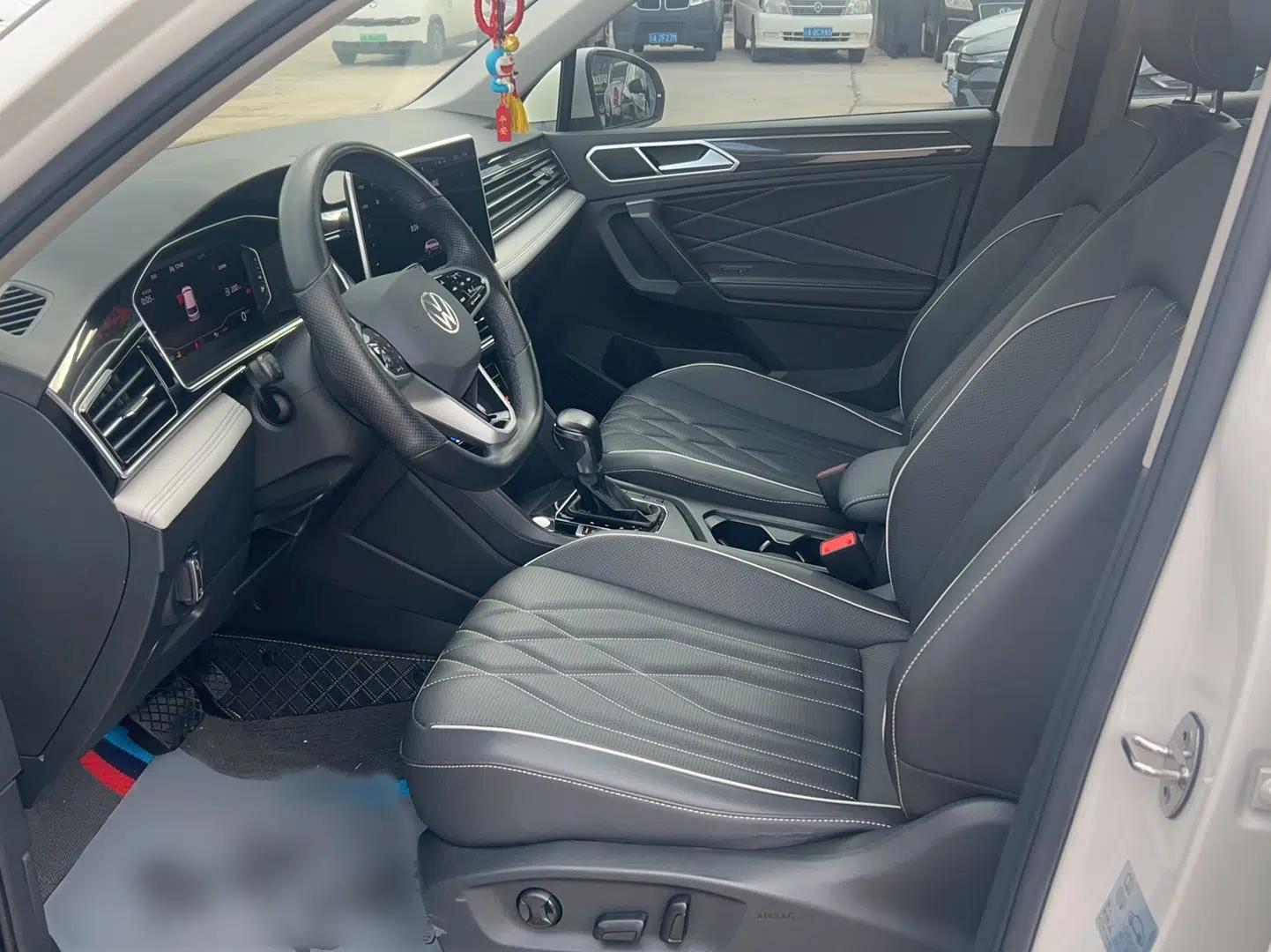 Volkswagen Tiguan L 2022 330TSI Automatic Two-Wheel Drive Smart Edition — миниатюра 12
