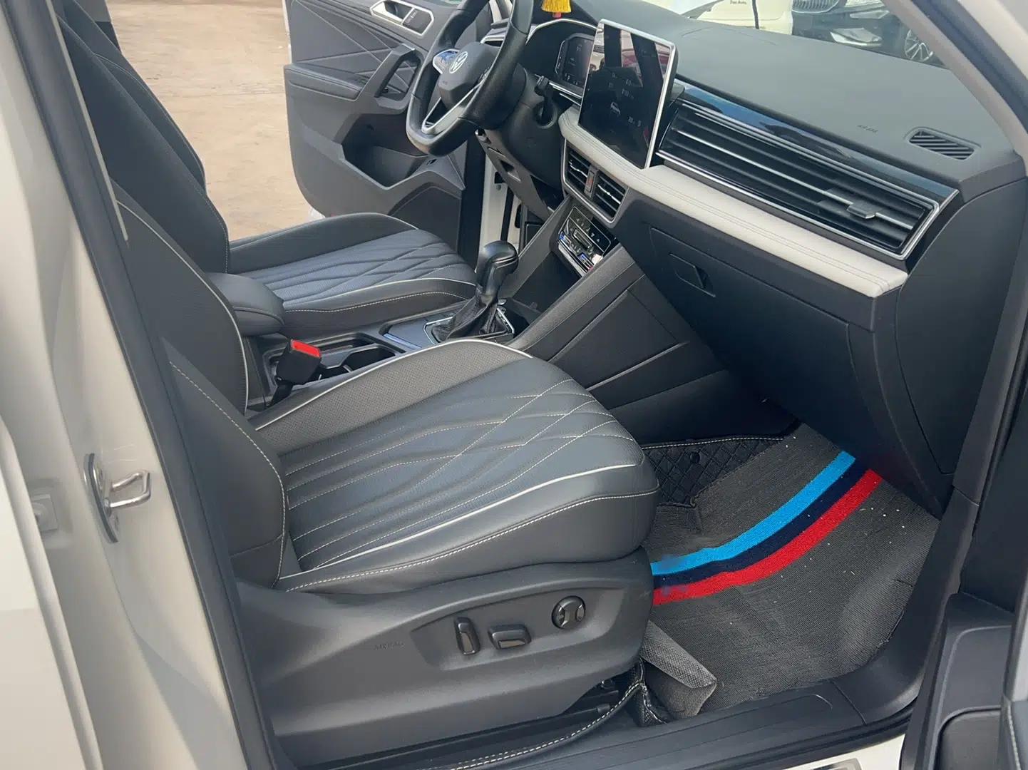 Volkswagen Tiguan L 2022 330TSI Automatic Two-Wheel Drive Smart Edition — миниатюра 19