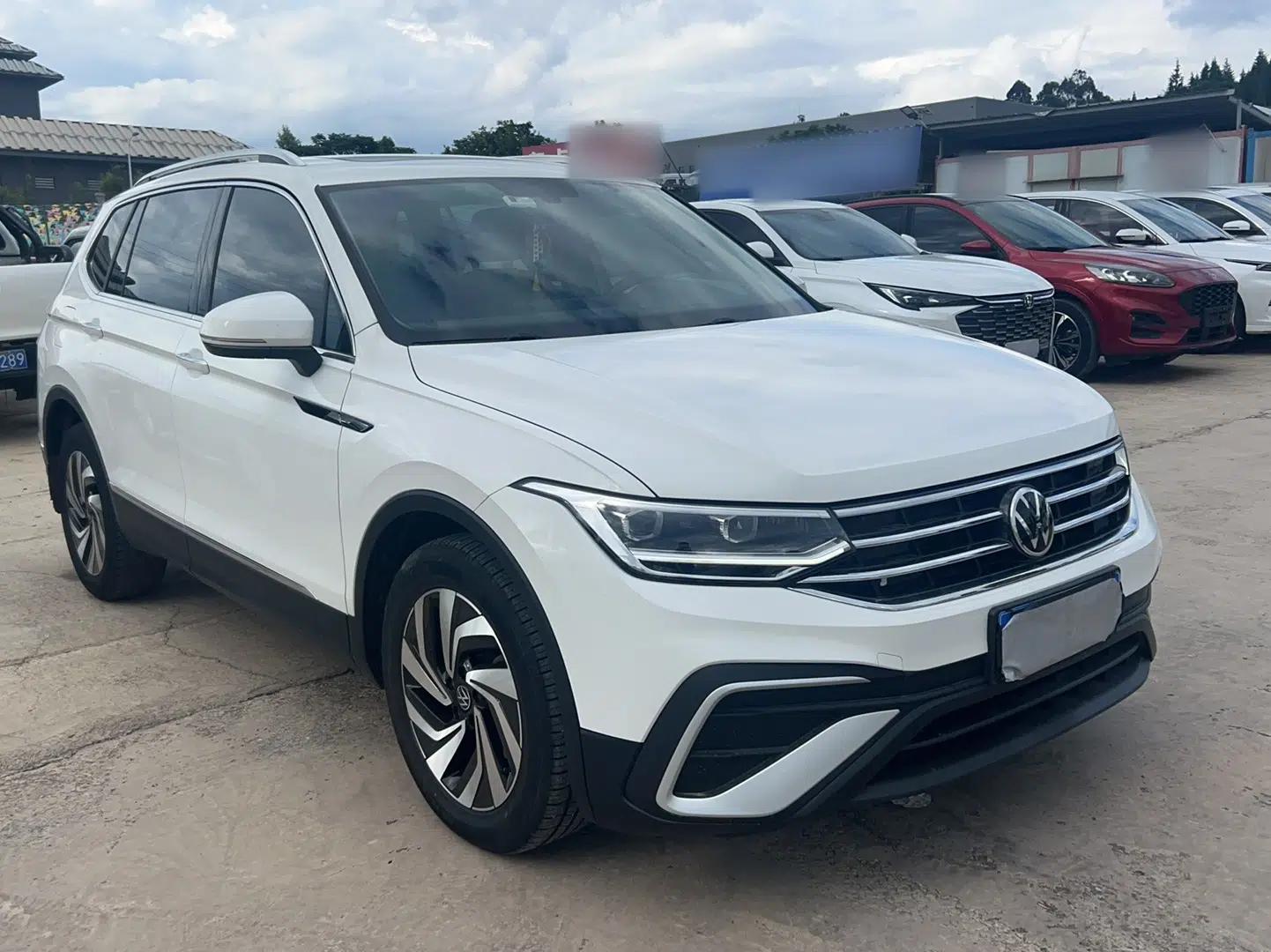 Volkswagen Tiguan L 2022 330TSI Automatic Two-Wheel Drive Smart Edition — миниатюра 3