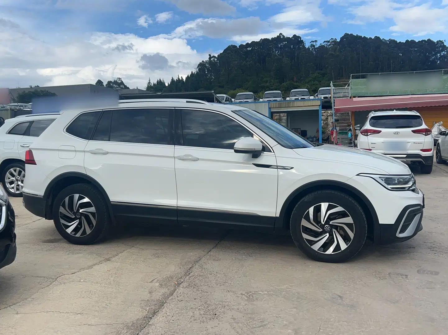 Volkswagen Tiguan L 2022 330TSI Automatic Two-Wheel Drive Smart Edition — миниатюра 4