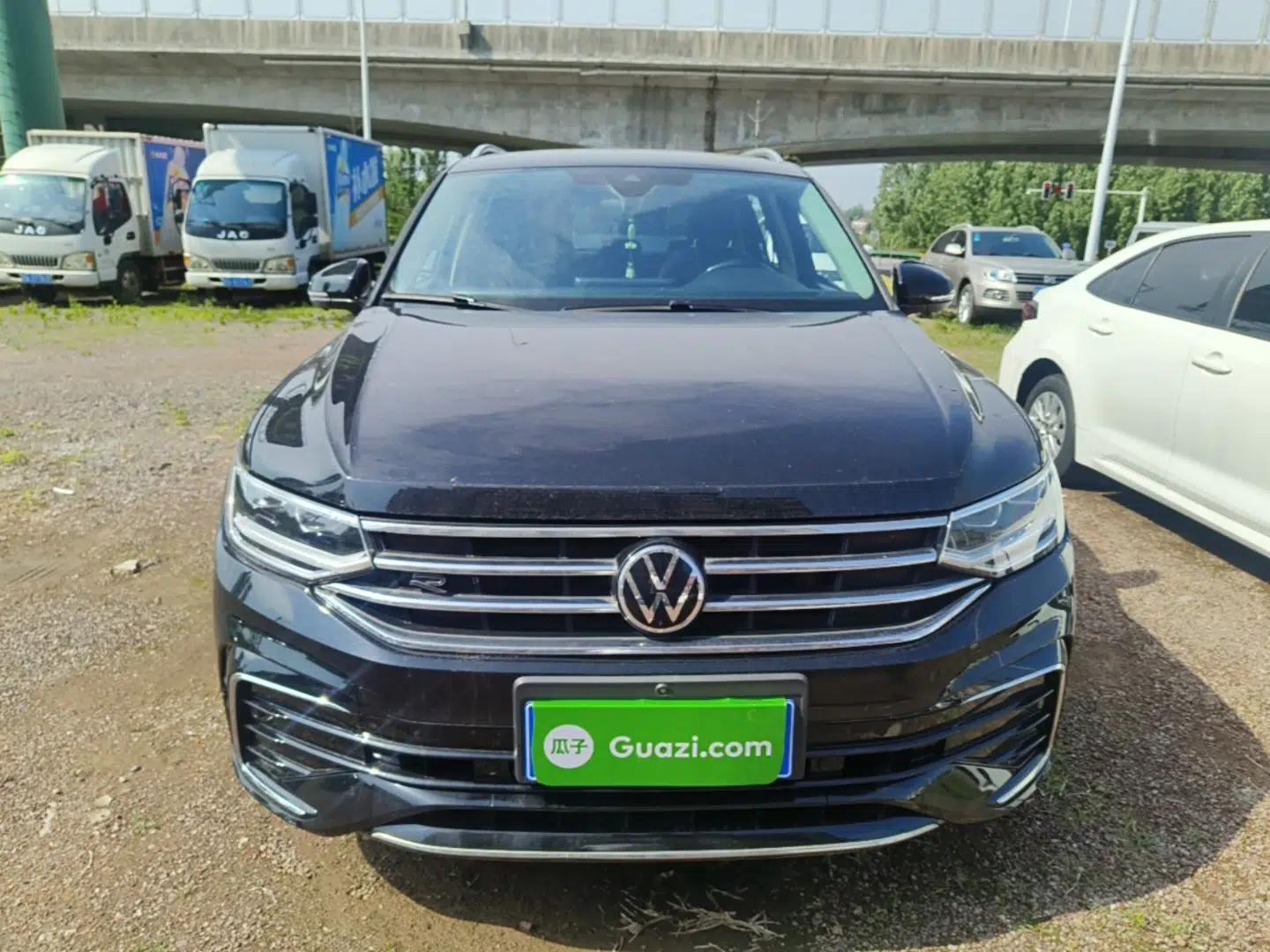 Volkswagen Tiguan L 2023 330TSI Automatic Two-Wheel Drive R-Line Enjoyment Edition — миниатюра 2