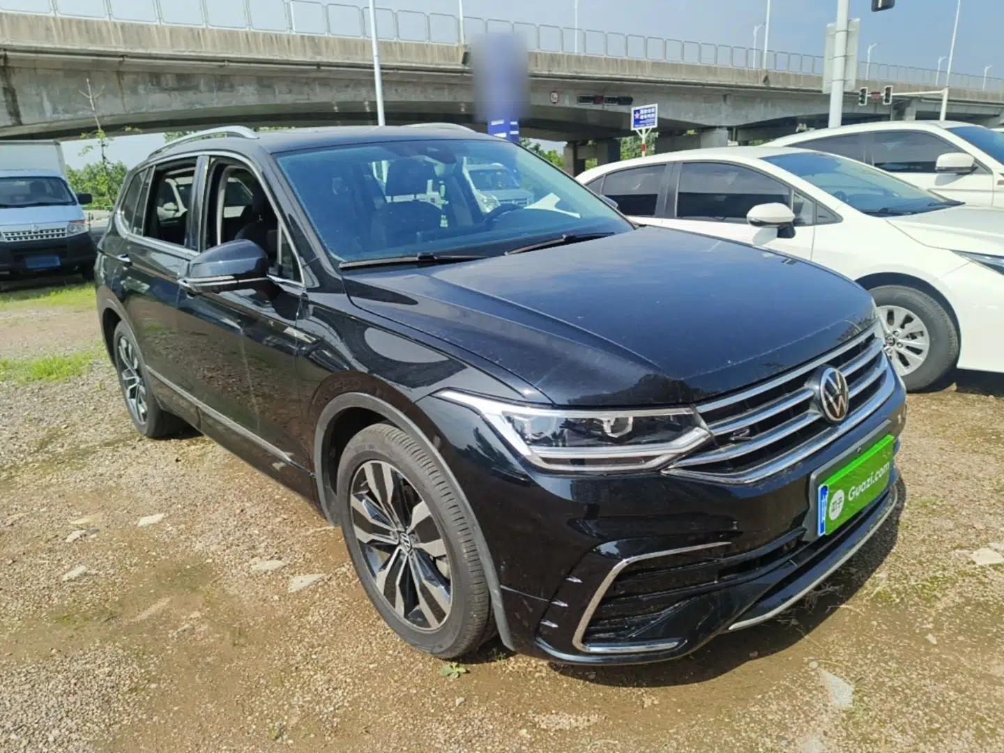 Volkswagen Tiguan L 2023 330TSI Automatic Two-Wheel Drive R-Line Enjoyment Edition — миниатюра 3