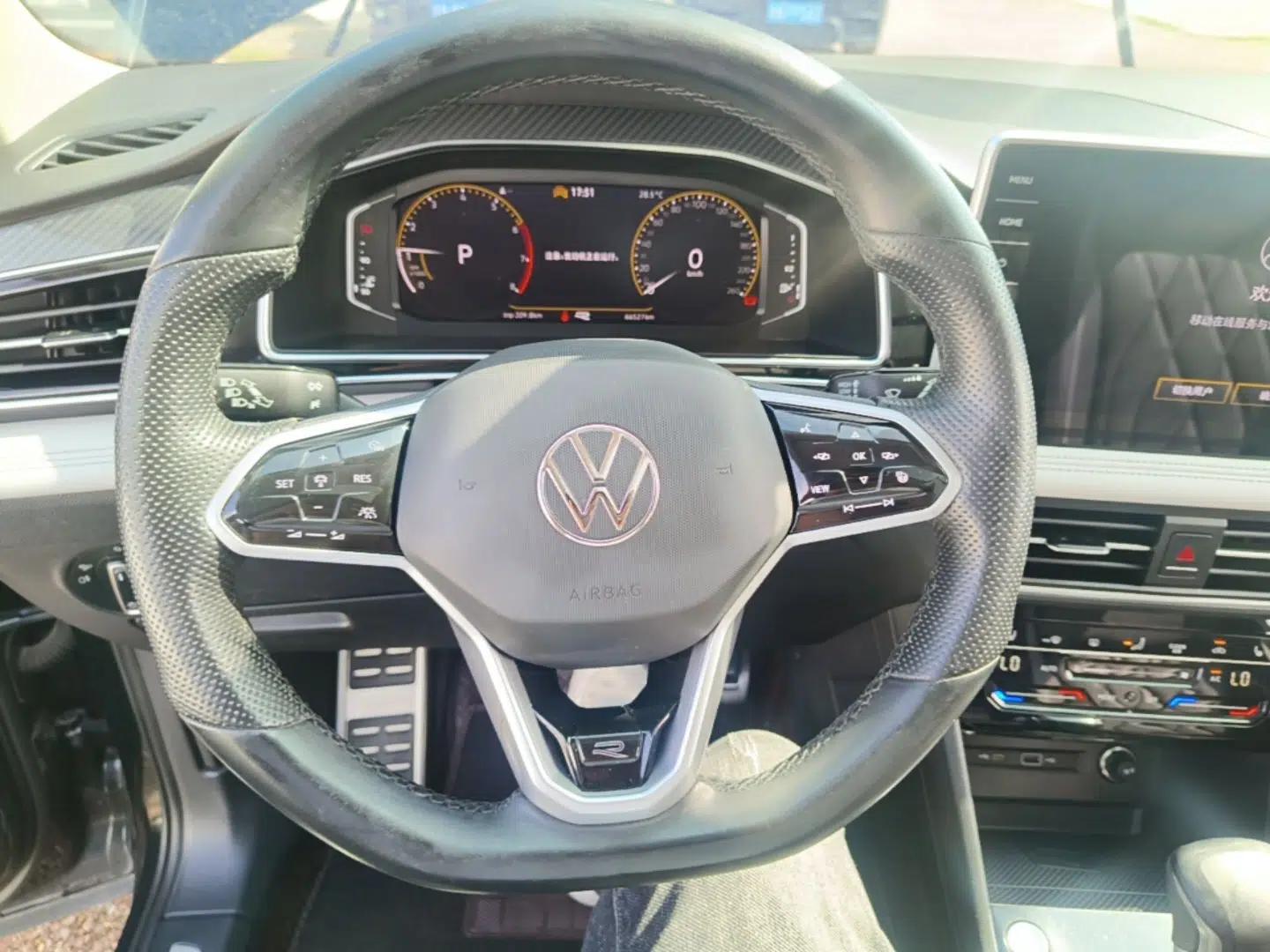 Volkswagen Tiguan L 2023 330TSI Automatic Two-Wheel Drive R-Line Enjoyment Edition — миниатюра 21