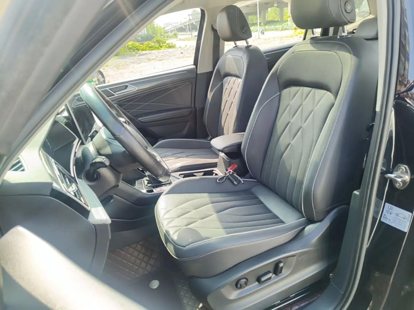 Volkswagen Tiguan L 2023 330TSI Automatic Two-Wheel Drive R-Line Enjoyment Edition — миниатюра 25