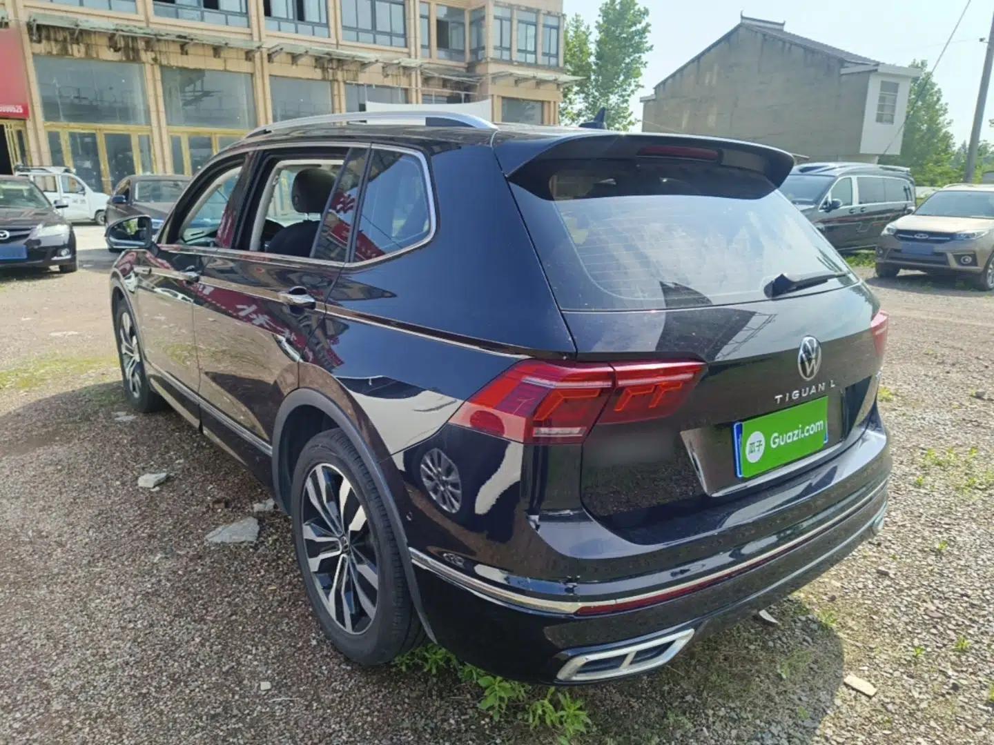 Volkswagen Tiguan L 2023 330TSI Automatic Two-Wheel Drive R-Line Enjoyment Edition — миниатюра 4